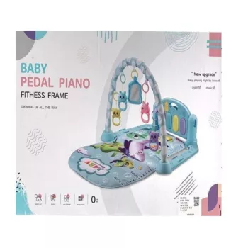Bébi rugdalódzó zongorával színes állatkákkal