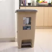 Pedálos slim szemetes bézs színben (25 L-es)