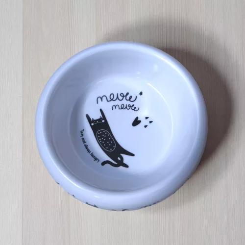Macska etető tál 18 cm-es, 400 ml ─ Lazy and always hungry feliratos, macska mintás