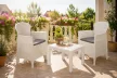 AKITA Balkon kerti garnitúra szett fehér rattan hatású asztal 59x46x40 cm 2 db fotel 59x57x85,5 cm