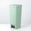BRABANTIA STEPUP pedálos műanyag szemetes 40 l - jáde zöld