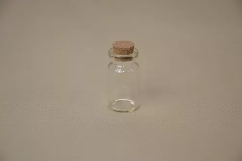 ÜVEGCSE PARAFA DUGÓVAL 2,2*4CM P20